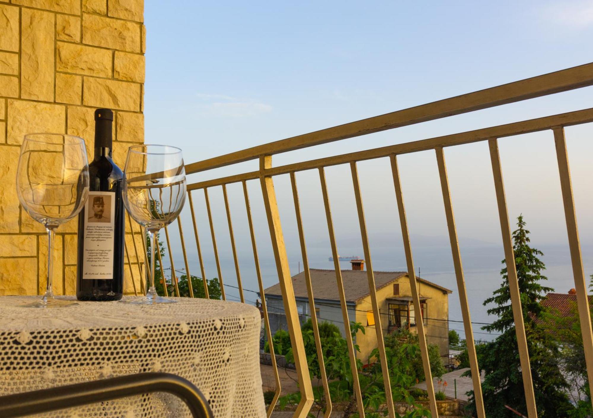 Sea View Retreat With 170Mbps Wifi And Sunny Balcony Apartment Kastav Exterior photo